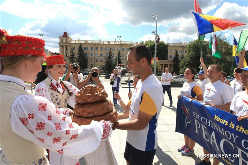 В Минске прошел финальный этап 30-й факельной эстафеты "Бег мира"