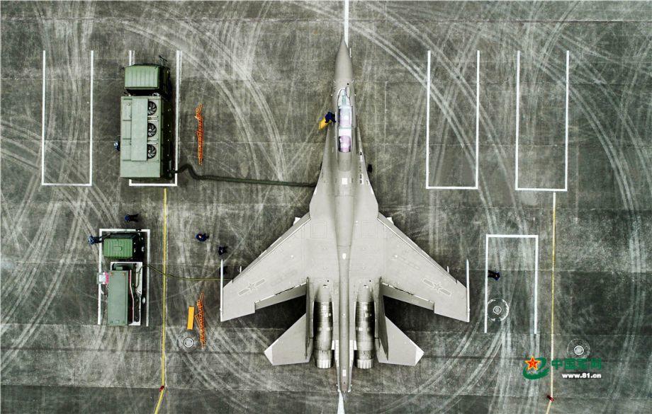 Впервые обнародована новая маскирующая окраска китайского истребителя J-16