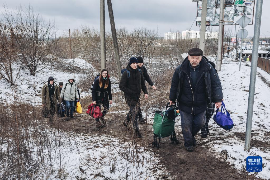 Украина и Россия договорились о временном прекращении огня для эвакуации мирного населения по шести коридорам